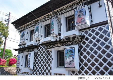 新潟県長岡市：摂田屋 旧機那サフラン酒製造本舗「鏝絵蔵」 127876793