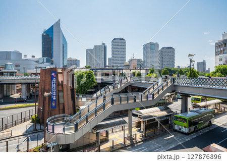「埼玉県」JR川口駅東口前バスターミナル　川口市 127876896