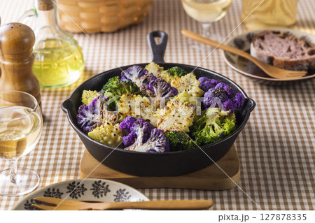 ロマネスコのグリルサラダ 127878335