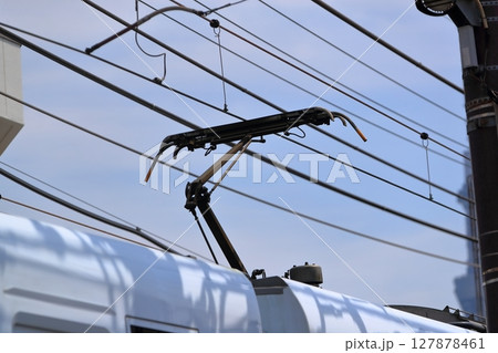 電車のパンタグラフ（特急スペーシア） 127878461