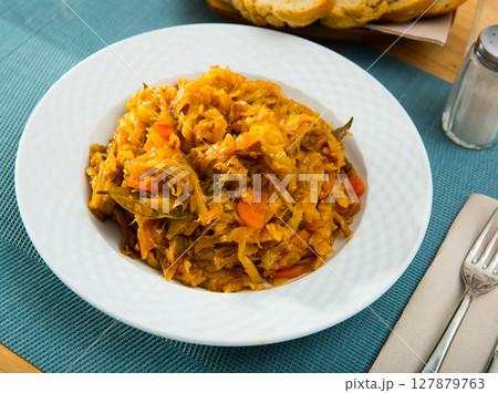 Appetizing braised cabbage with carrot 127879763