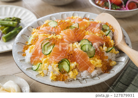サーモンのちらし寿司 127879931
