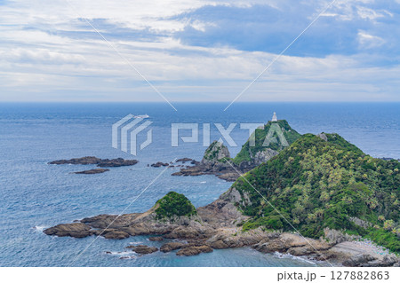 (鹿児島県)佐多岬 灯台・沖の船舶 (鹿児島県)佐多岬 灯台・沖の船舶 127882863