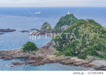 （鹿児島県）佐多岬　灯台・沖の船舶 127882864