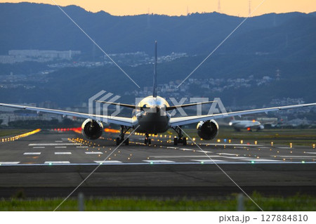 大阪国際空港（伊丹空港）の離発着 127884810