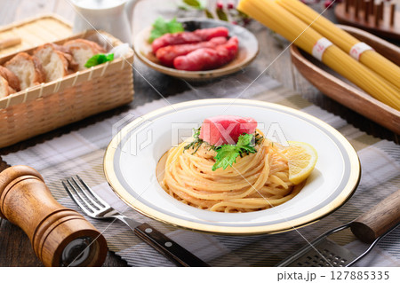 贅沢たらこパスタと明太子の彩り盛り付け・和風洋食 おしゃれランチ 127885335