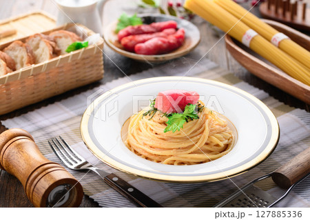 贅沢たらこパスタと明太子の彩り盛り付け・和風洋食 おしゃれランチ 127885336