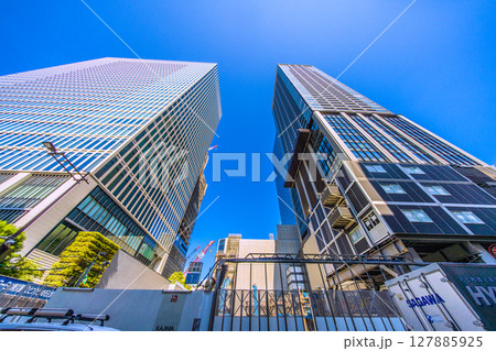 日本の東京都市景観 ワールドタワーレジデンスや日本生命浜松町クレアタワー（左）などを望む 127885925