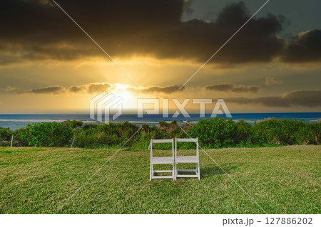 海の見える丘 127886202