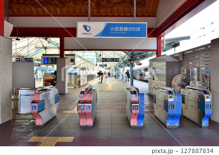小田急線片瀬江ノ島駅改札口 127887834