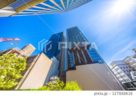 日本の東京都市景観 ワールドタワーレジデンスや世界貿易センタービルディング南館(画面左)などを望む 日本の東京都市景観 ワールドタワーレジデンスや世界貿易センタービルディング南館(画面左)などを望む 127888616