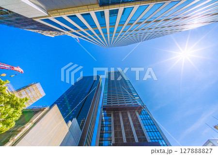 日本の東京都市景観 ワールドタワーレジデンスや世界貿易センタービルディング南館（画面左）などを望む 127888827