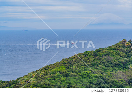 （鹿児島県）佐多岬　沖の船舶 127888936