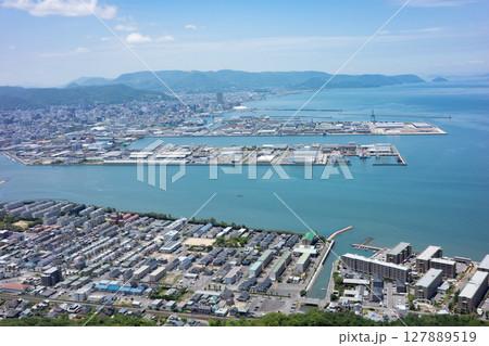 香川県屋島の展望台から見た高松港 香川県屋島の展望台から見た高松港 127889519