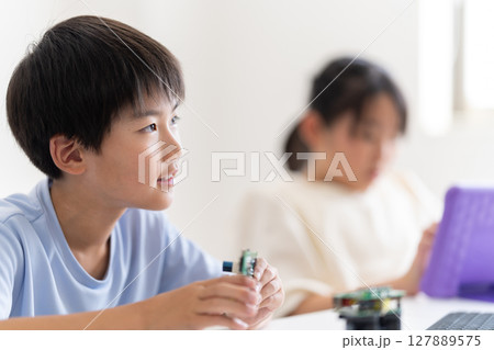 小学生のICT授業 小学生のICT授業 127889575