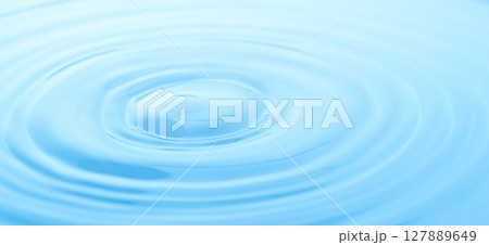 綺麗な水面の波紋 127889649