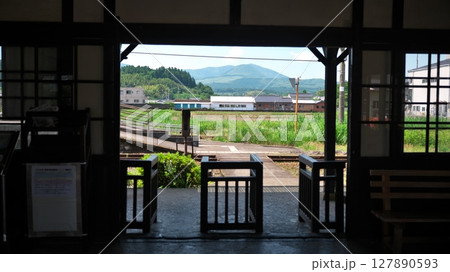 宮崎県えびの市えびの駅の改札口 宮崎県えびの市えびの駅の改札口 127890593