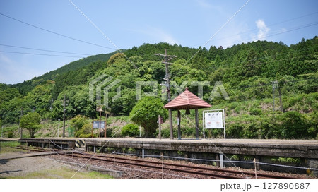 宮崎県えびの市真幸駅のホーム 127890887