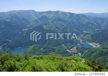 愛媛県四国中央市　西峰展望台から金砂湖周辺を望む 127893562