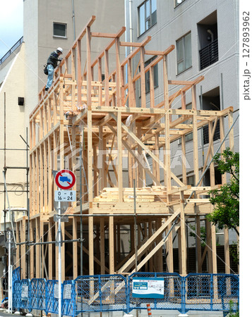 木造住宅の建設工事 木造住宅の建設工事 127893962