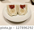 日本橋カフェのフルーツサンド〈イチジク＆バナナ面〉 127896292
