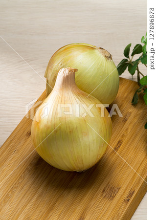 玉ねぎ 127896878