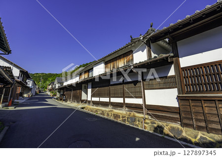 西予　卯之町の街並み　池田屋　愛媛県西予市 127897345