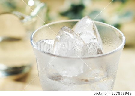 焼酎のロック 127898945