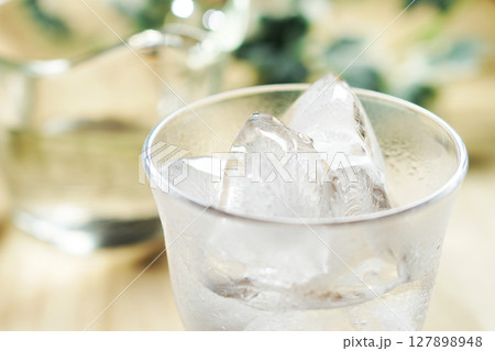 焼酎のロック 127898948