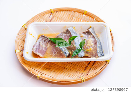 天然ブリの西京漬け 127898967