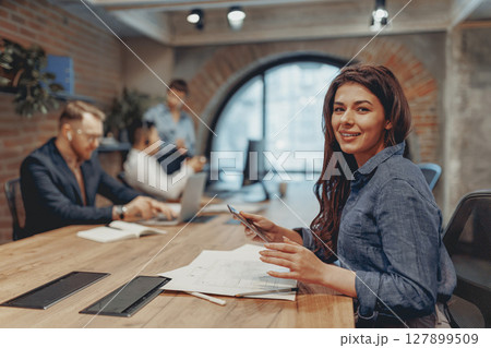 Effective Team Collaboration in the Modern Workspace Environment for Optimal Outcomes Effective Team Collaboration in the Modern Workspace Environment for Optimal Outcomes 127899509