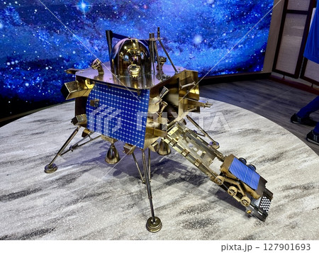 大阪・関西万博2025 インドパビリオン 月探査機チャンドラヤーン3号 大阪・関西万博2025 インドパビリオン 月探査機チャンドラヤーン3号 127901693