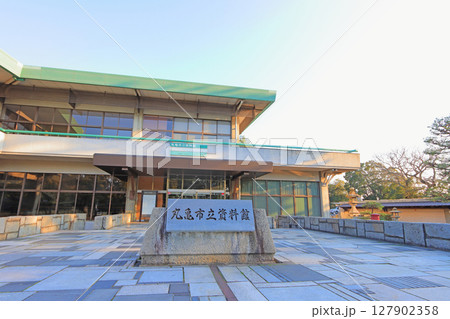 香川県丸亀市、丸亀市立資料館の風景 127902358