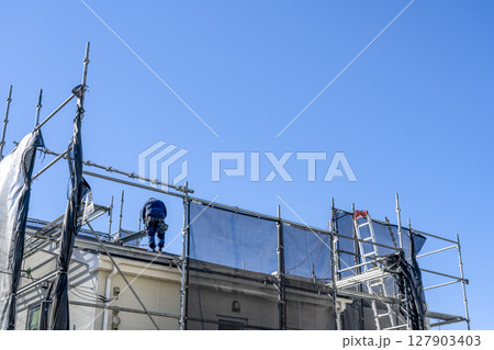 戸建て家屋の屋根修理工事　作業員 127903403