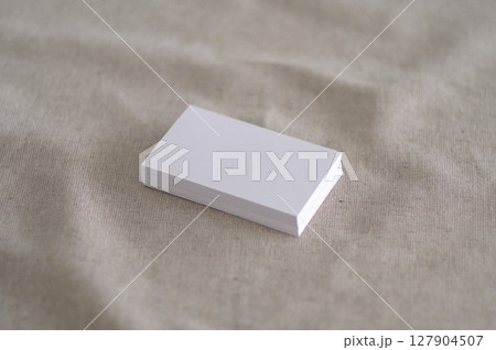 麻と白いカード_18 127904507