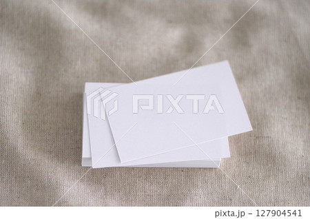 麻と白いカード_24 127904541