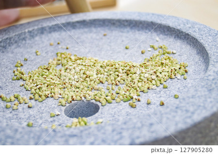 蕎麦の実 蕎麦の実 127905280