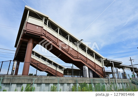 在来線武豊線の石浜駅（愛知県） 127905466