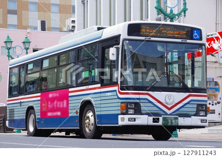 路線バス　八戸市内を走る八戸市営バス 127911243