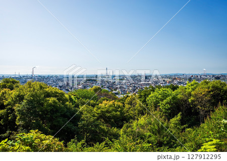 垂坂公園・羽津山緑地展望台から望む四日市市街 垂坂公園・羽津山緑地展望台から望む四日市市街 127912295