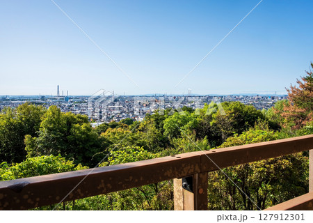 垂坂公園・羽津山緑地展望台から望む四日市市街 127912301