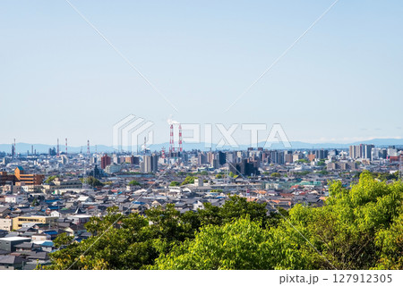 垂坂公園・羽津山緑地展望台から望む四日市市街 127912305