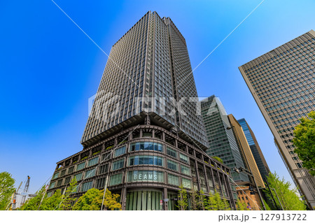 東京　千代田区 丸の内の都市風景　新丸の内ビルディング 127913722