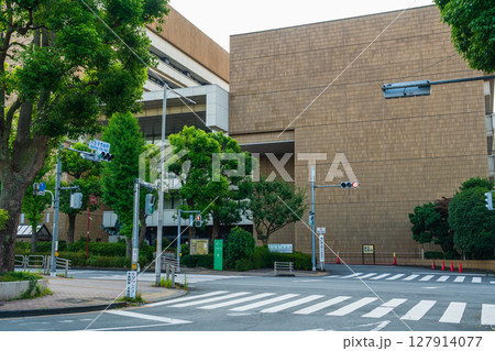八王子市役所　早朝 127914077