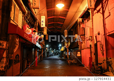 夜の商店街 夜の商店街 127914431