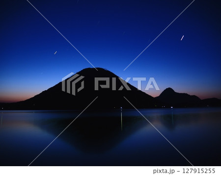 夜明けの榛名山と消えゆく星々(20250629033439) 夜明けの榛名山と消えゆく星々(20250629033439) 127915255