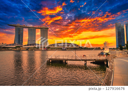 シンガポールの美しい夕景の風景 シンガポールの美しい夕景の風景 127916676