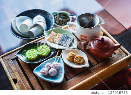 九份　阿妹茶樓のお茶とお茶菓子 127916728