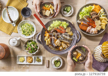 いつもの食卓 寄せ鍋 127916739