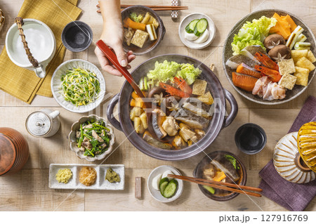 いつもの食卓 寄せ鍋 127916769